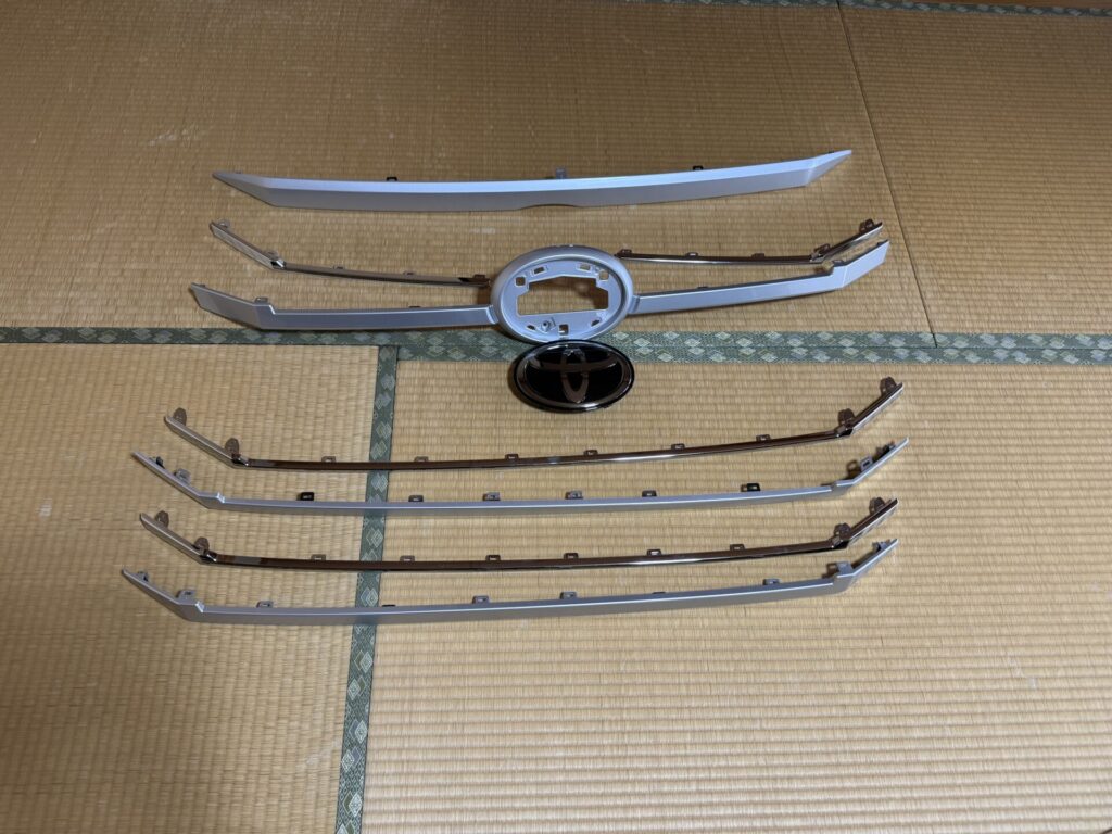 ランクル300 グリルばらし